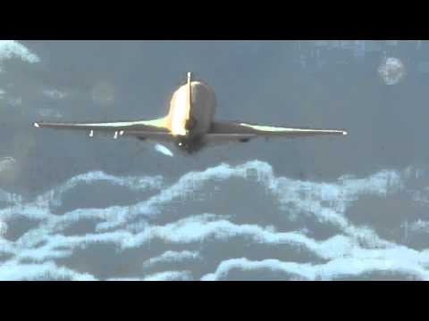 ChemTrail Sprayer – 100% proof – filmed up close by AF pilots