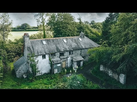 TERRIFYING PARANORMAL ACTIVITY IN THE MOST INCREDIBLE ABANDONED HOUSE WE'VE EVER SEEN